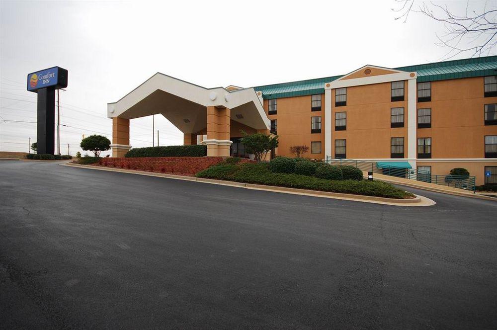 Red Roof Inn & Suites Ньюнен Экстерьер фото