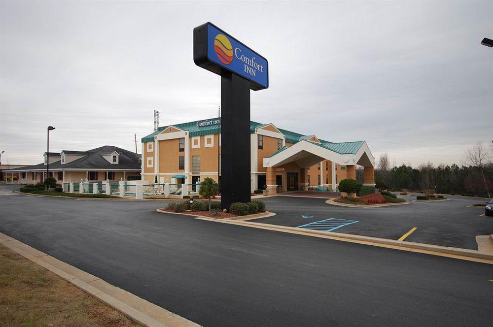 Red Roof Inn & Suites Ньюнен Экстерьер фото