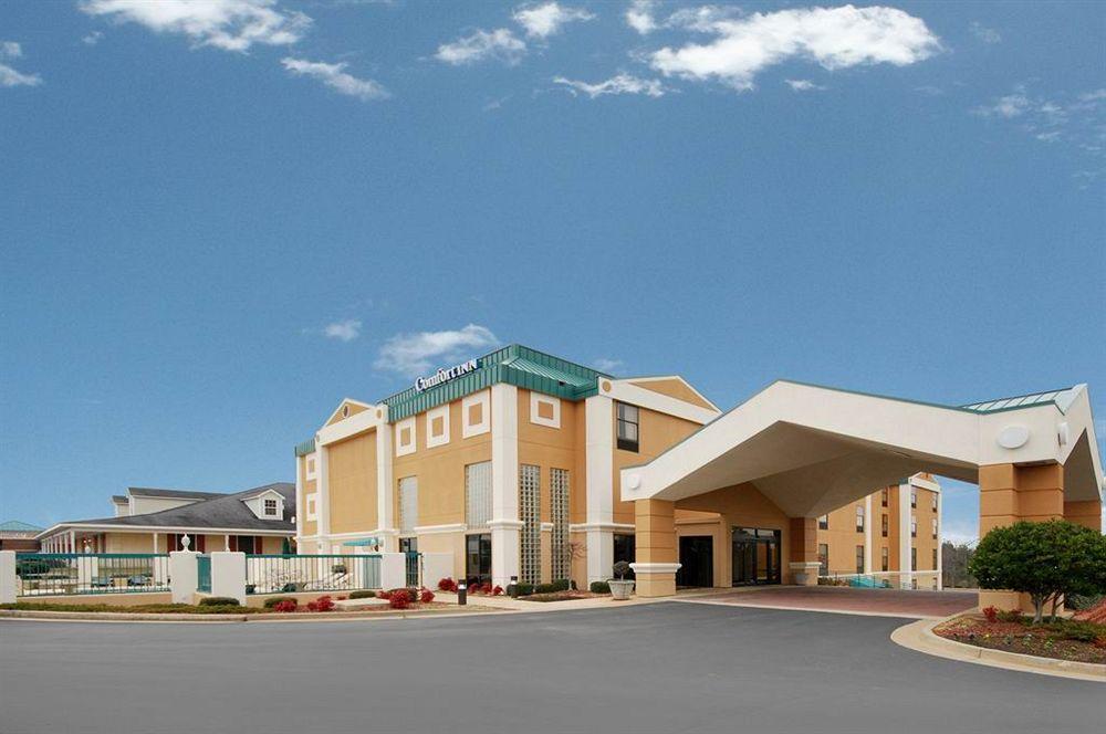 Red Roof Inn & Suites Ньюнен Экстерьер фото
